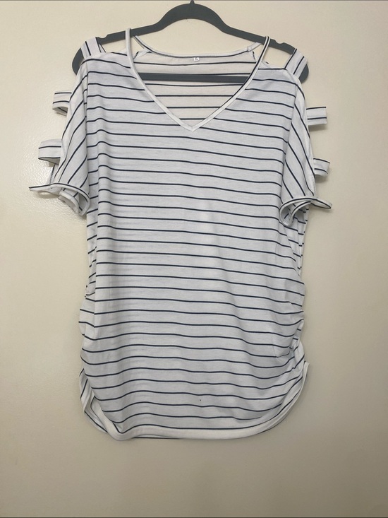 Amazon Tops - Striped White and Black Cold-Shoulder V-Neck Top